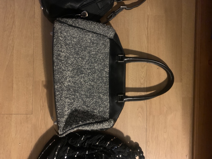 4 new handbags , one with matching wallet 20 for all 4 - photo 2