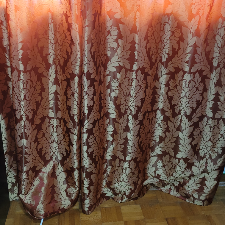 Set of 2 curtains panel.