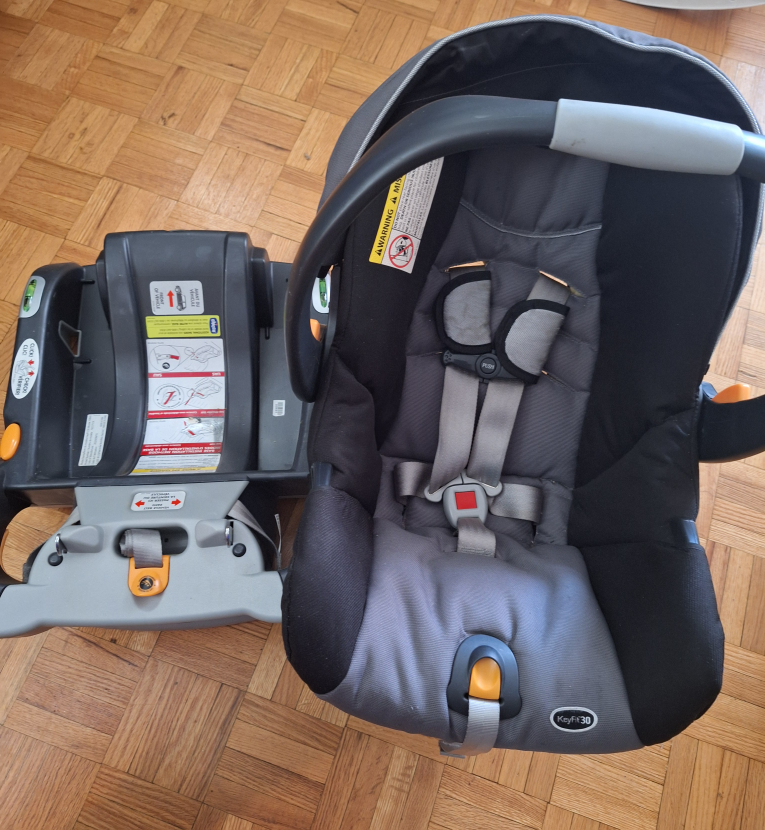 Chicco Keyfit Infant Car seats with Base