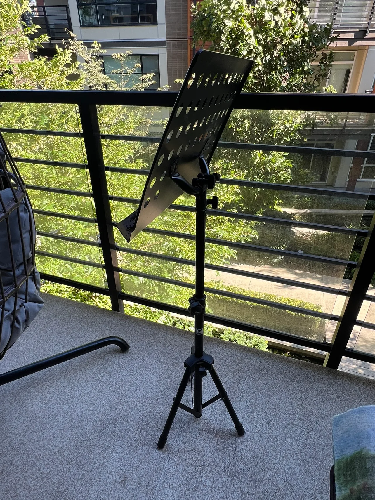 Yorkville Music Stand with Tripod image indicator(2)