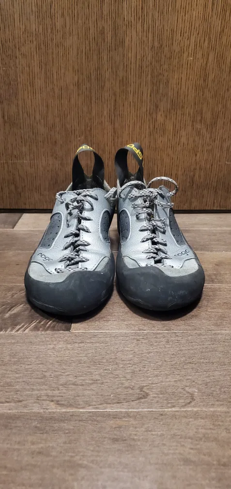 La Sportiva Nago Climbing Shoes 37 image indicator(2)