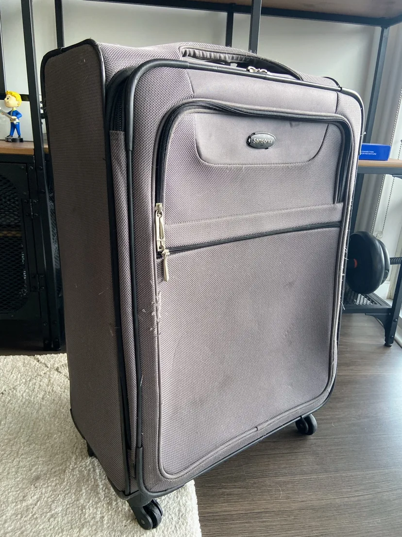 Samsonite Suitcase #freecycle thumbnail