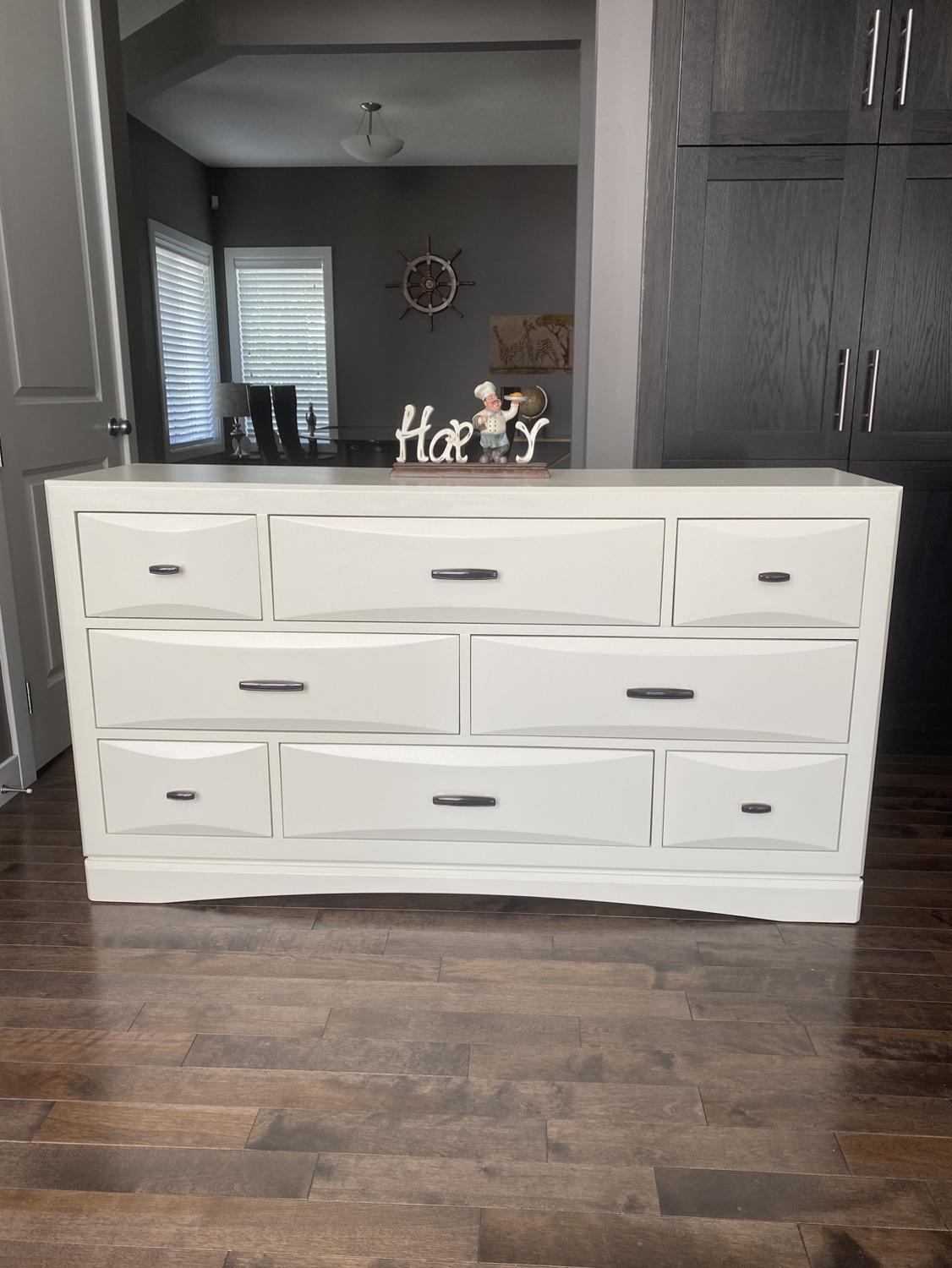 🏆 Elegant refurbished large drawers / dressers