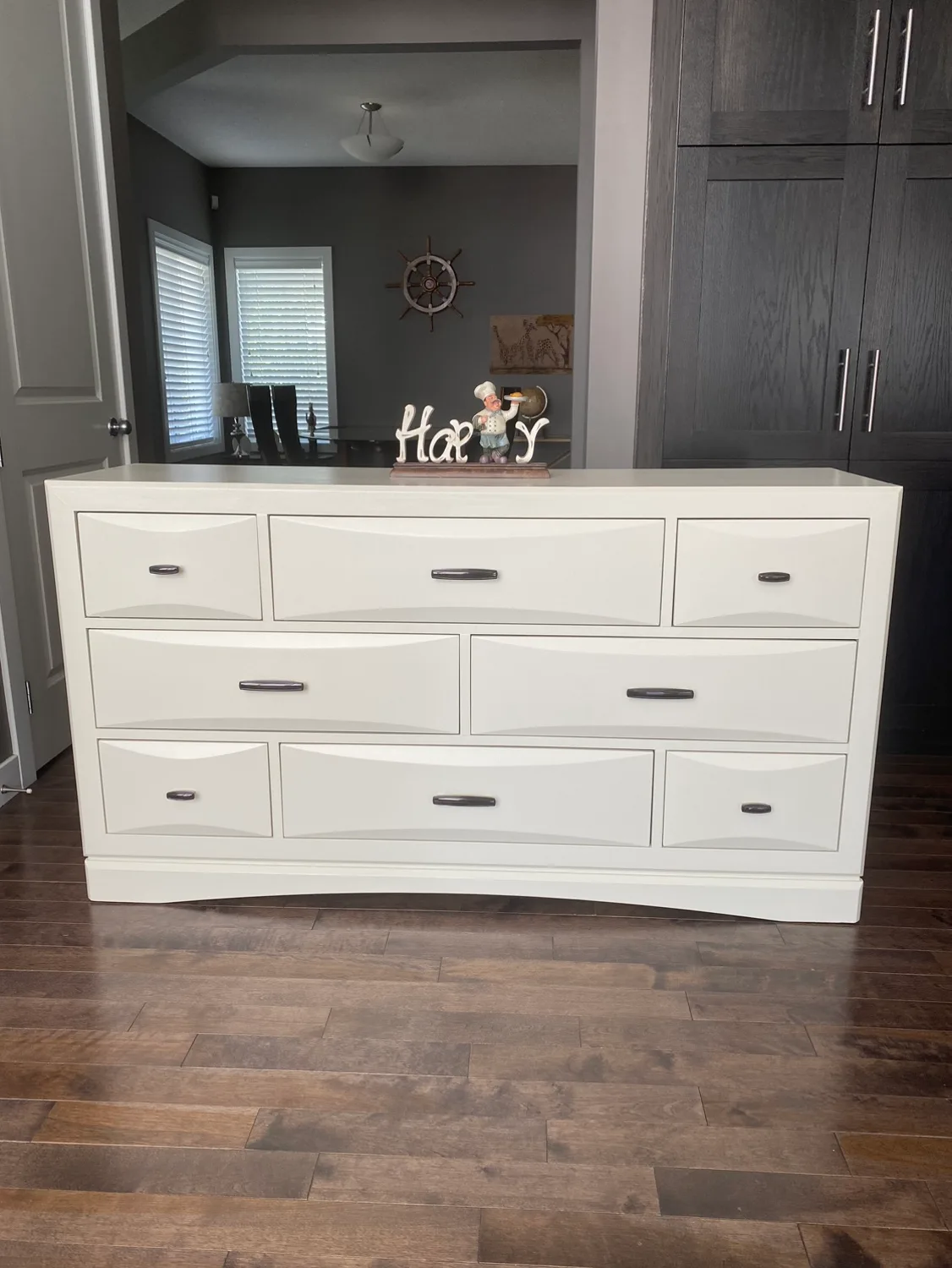 🏆 Elegant refurbished large drawers / dressers thumbnail