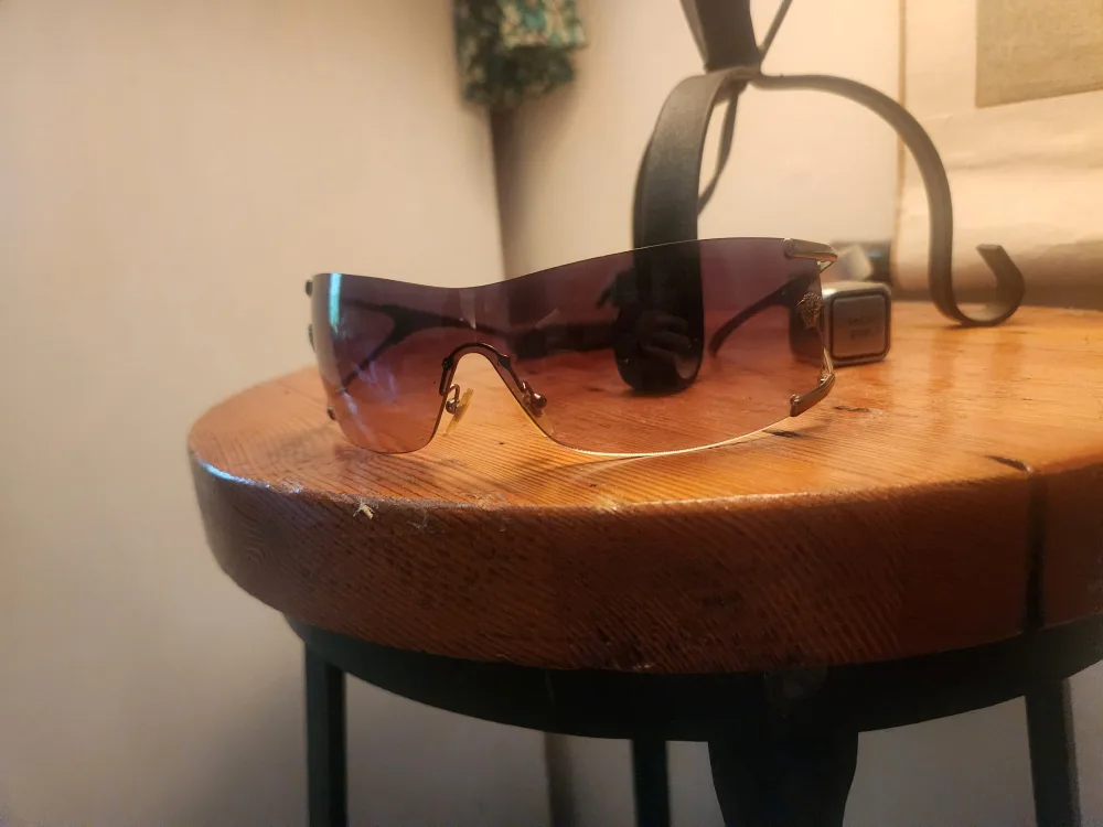 Vintage Versace Sunglassses - Black Purple Blue Gradient image indicator(6)