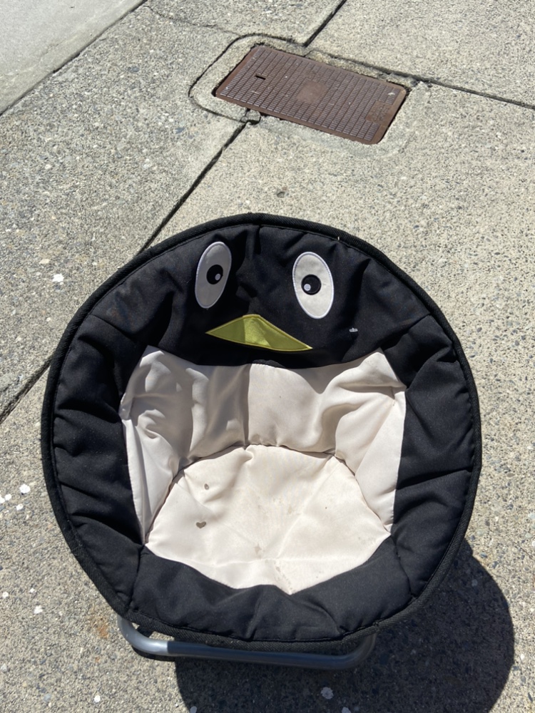 Penguin Kids Folding Chair. #freecycle - photo 2