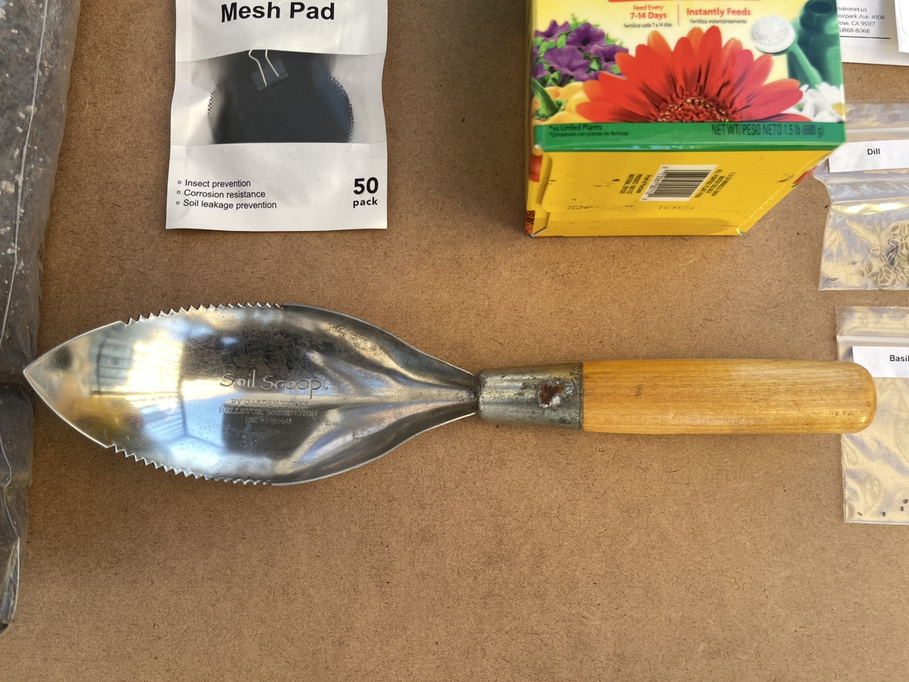7+ Assorted Gardening Items - photo 5