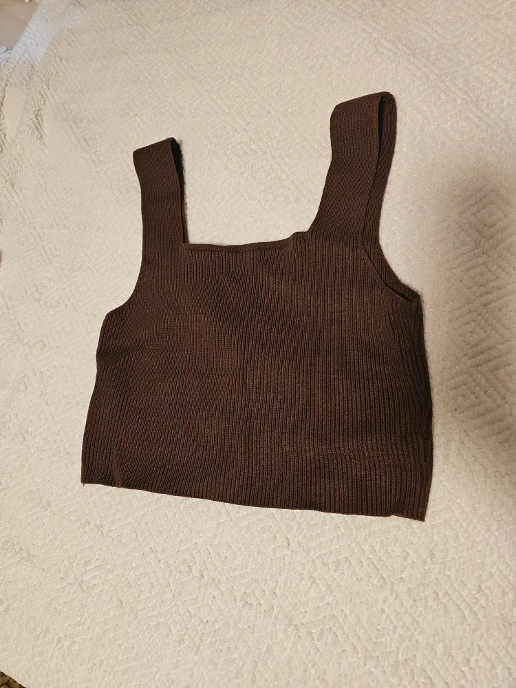 Brown Ribbed Crop Tank Top image indicator(3)