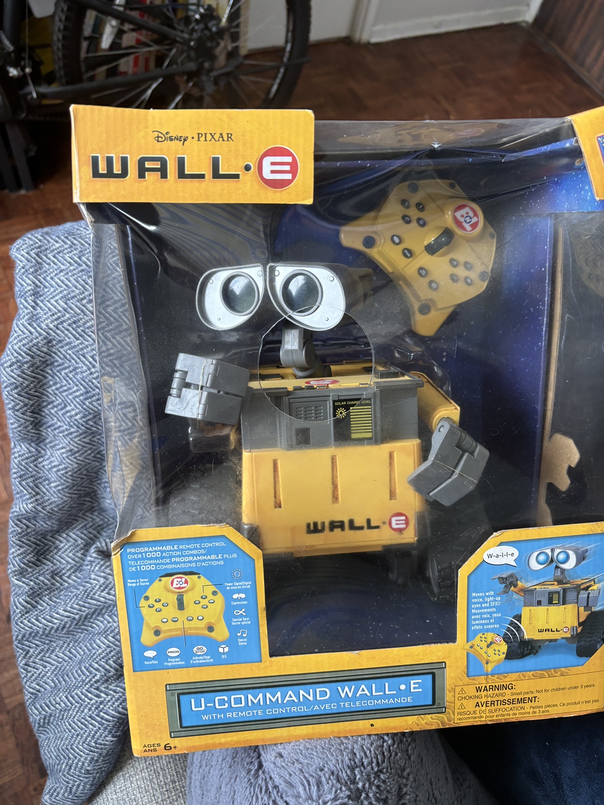 U-Command WALL-E with Remote Control