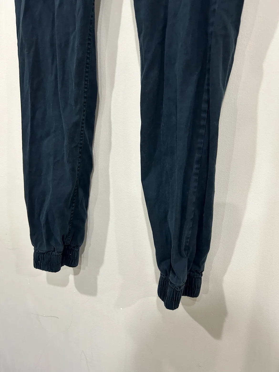 Women navy cargo jogger pants size xs,  elastic bottom image indicator(3)