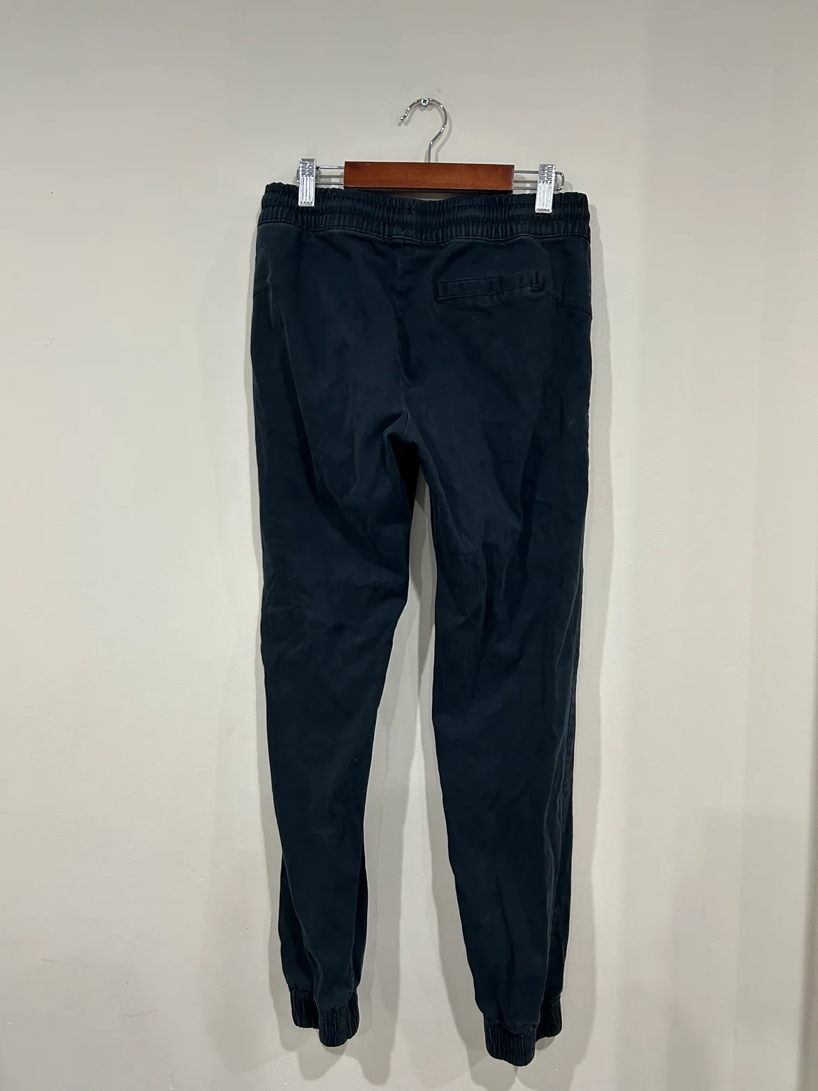 Women navy cargo jogger pants size xs,  elastic bottom image indicator(4)