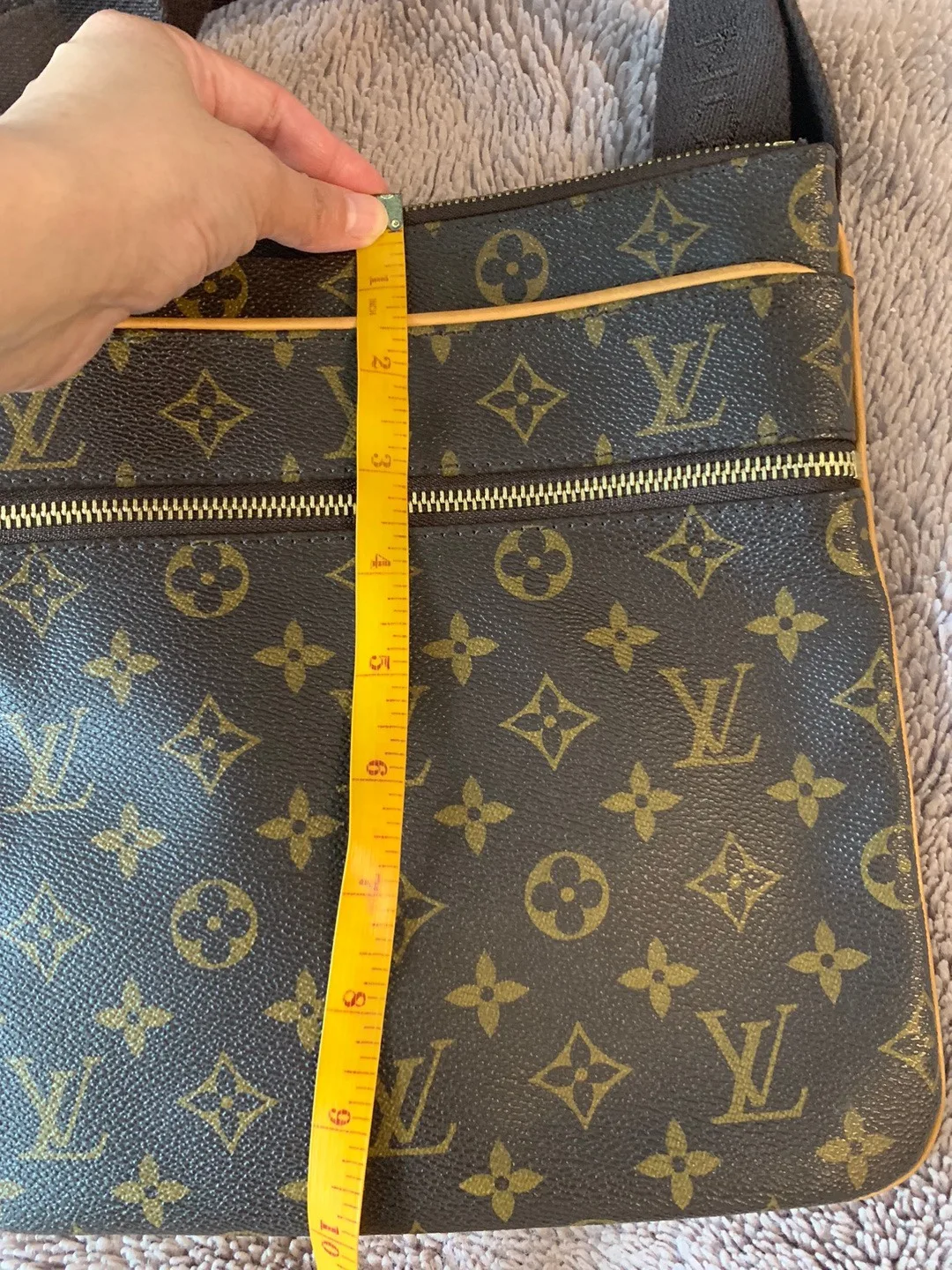 Authentic Louis Vuitton Pochette Valmy Crossbody Bag image indicator(8)