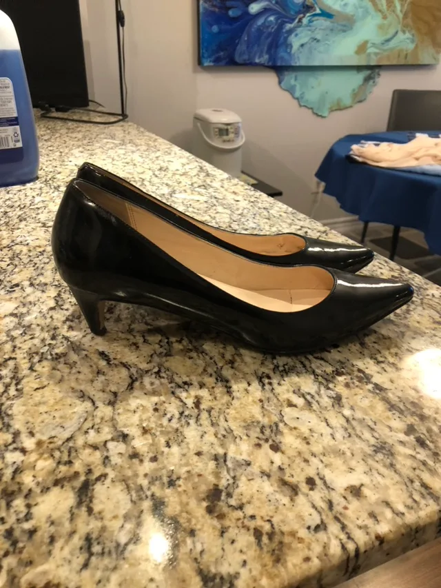 Women's Shoes thumbnail