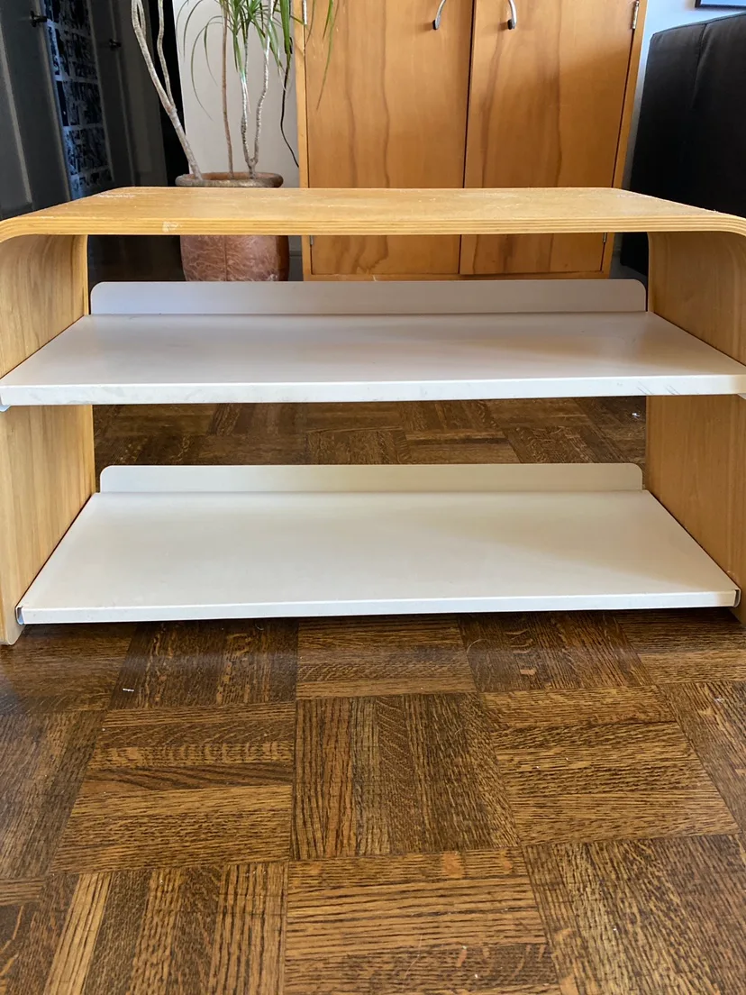 VINTAGE METAL/ WOODEN SHELD image indicator(2)