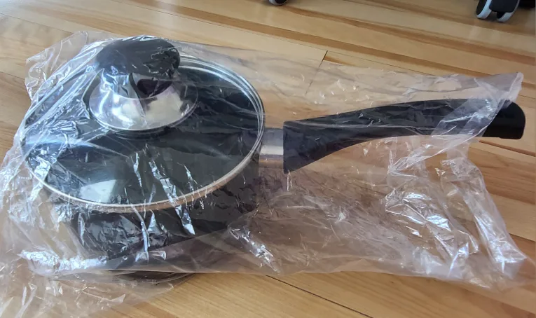 TFall nonstick 2.5 qt saucepan thumbnail