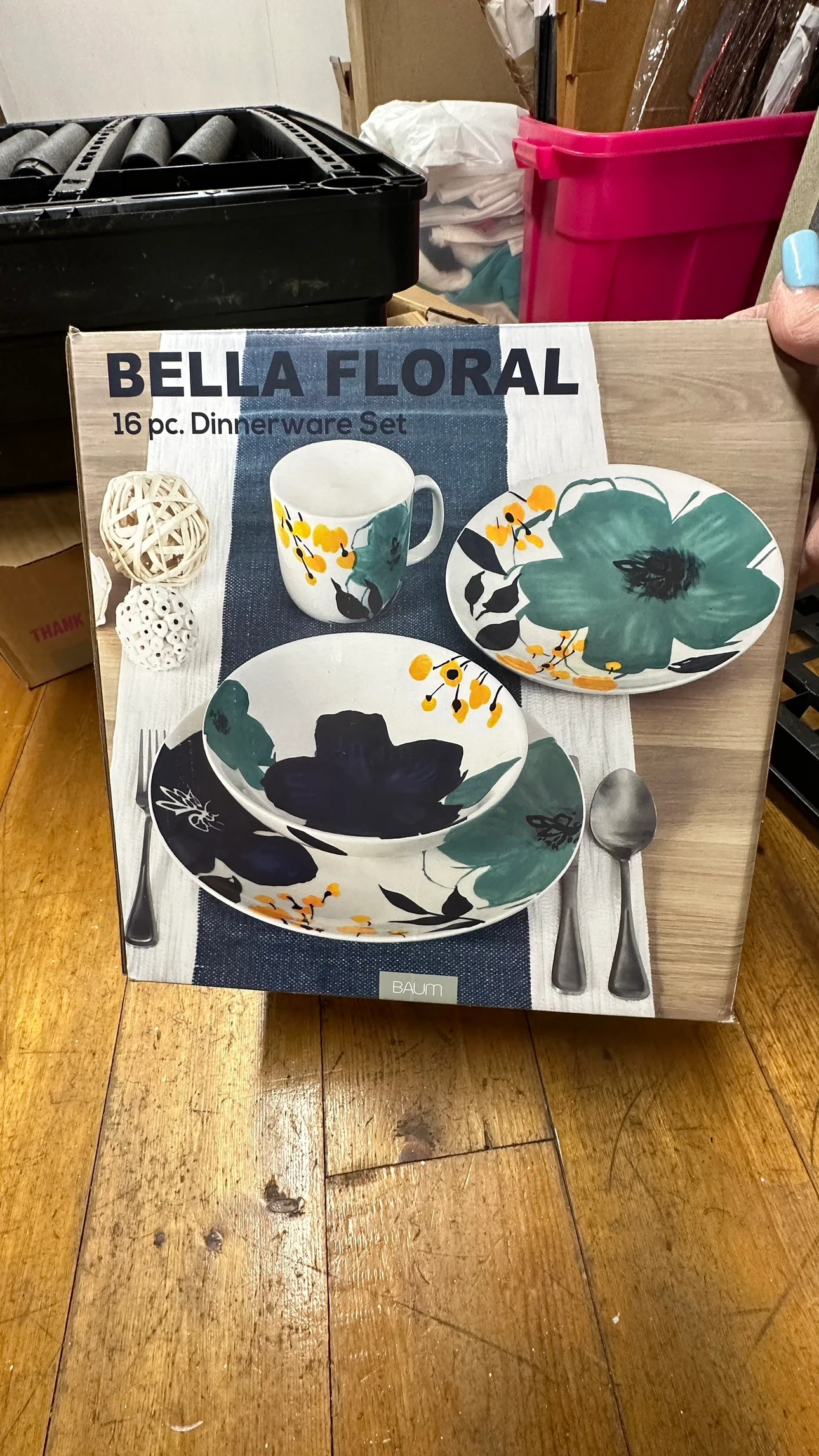 Bella Floral 16 pc. Dinnerware Set thumbnail