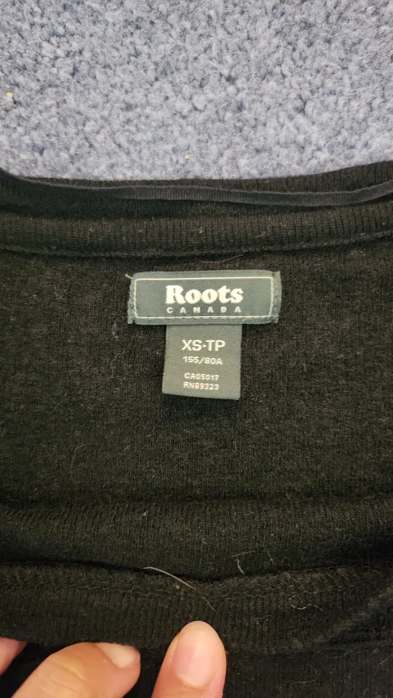Roots Sweater image indicator(2)