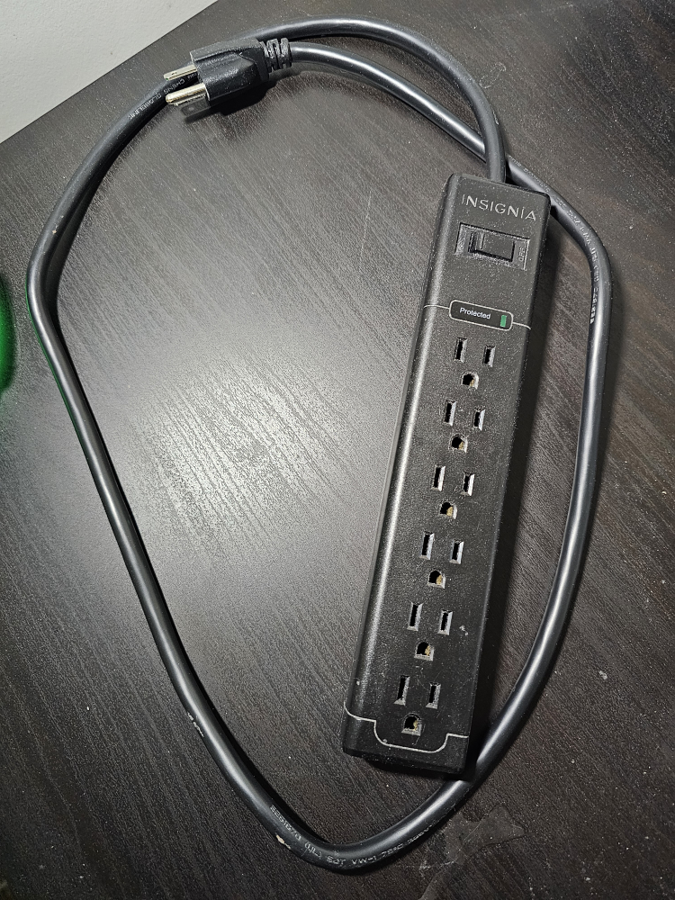 Insignia 6-Outlet Surge Protector