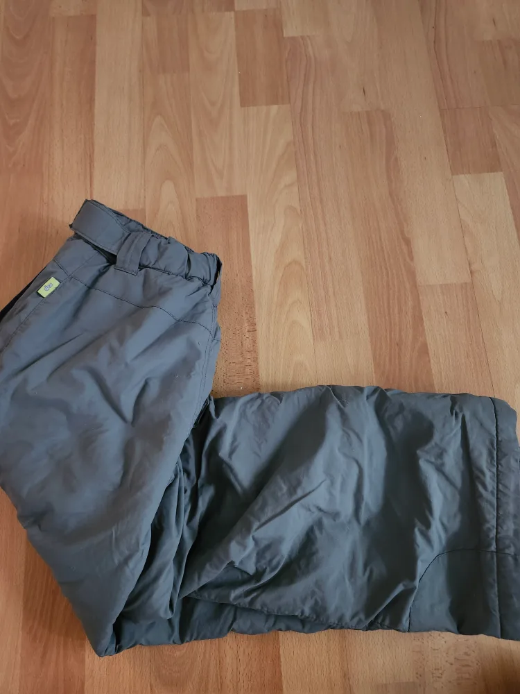 Kids Brand New Insulated Snow Pants thumbnail