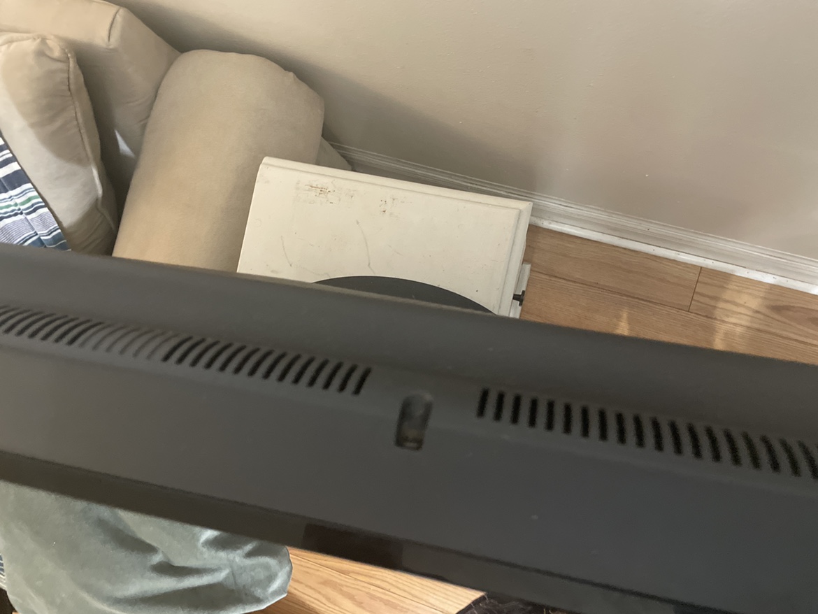 Dynex 32" LCD TV - photo 3