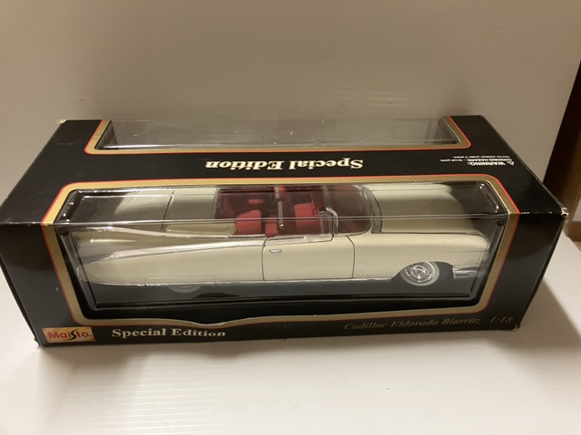 Maisto 1/18 Cadillac Eldorado Biarritz