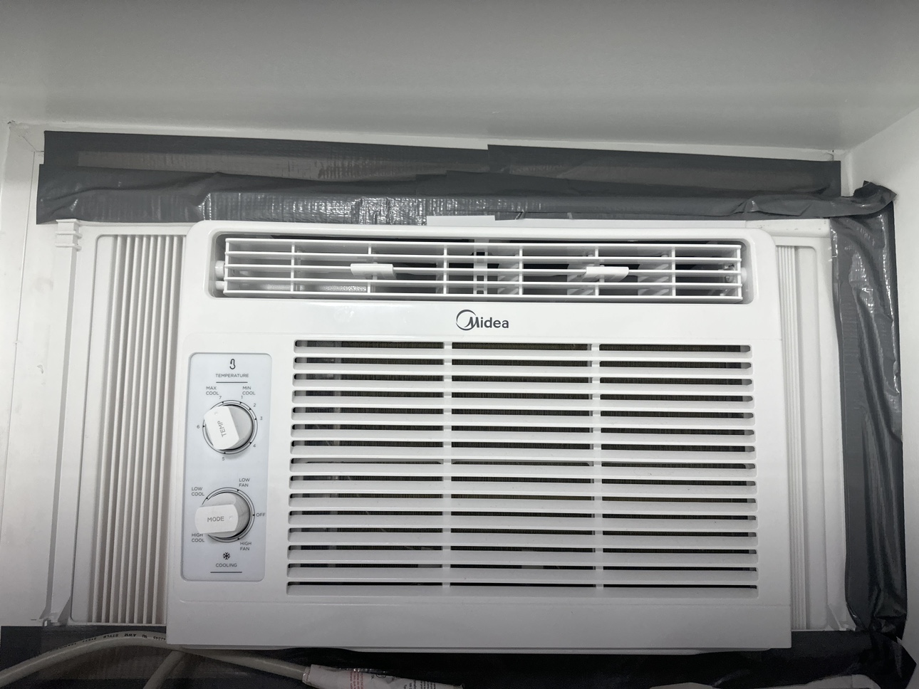 Midea 5,000 BTU Room Air Conditioner - photo 2