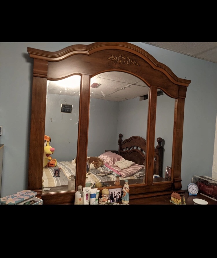 Vanity mirror + Dresser