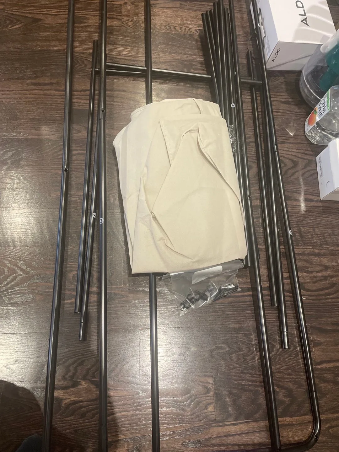 Clothes Rack image indicator(5)