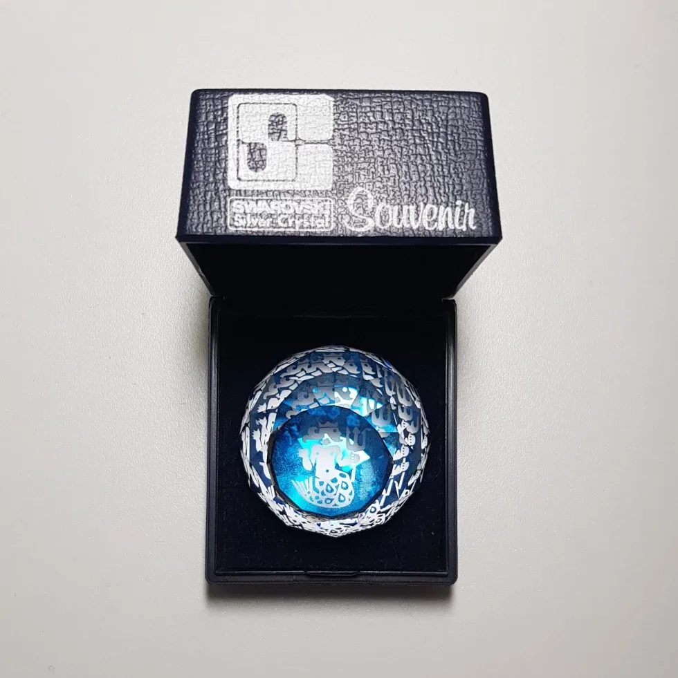 Swarovski Crystal Neptune Paperweight #freecycle thumbnail