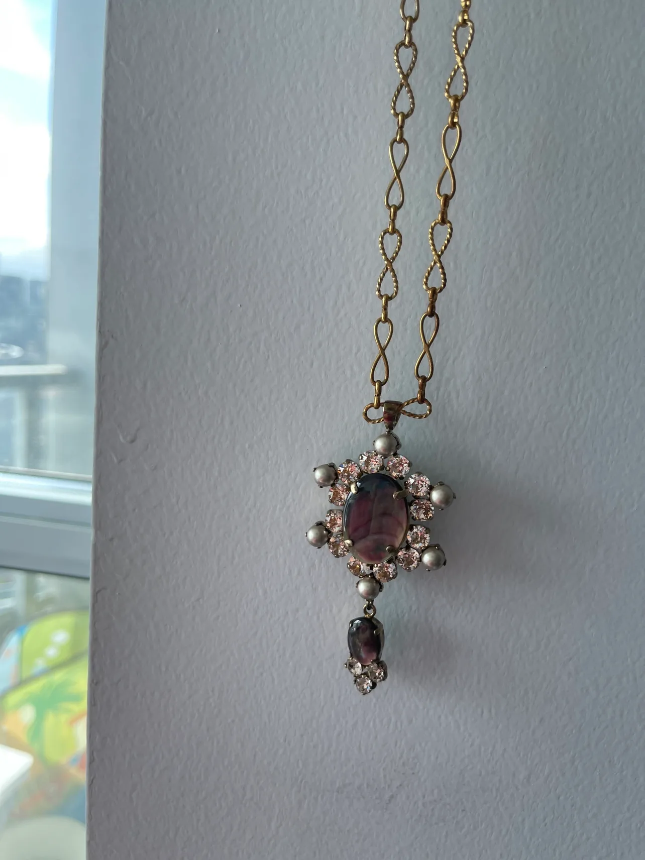 Mother of Pearl Necklace with Rhinestone image indicator(9)