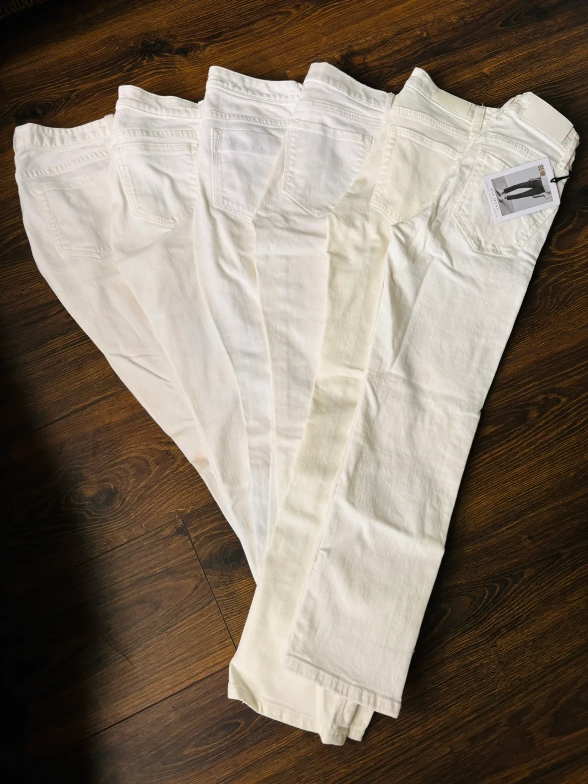 White slim straight crop ankle length jeans XS (bundle of 6) thumbnail