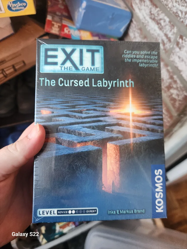 Exit: The Cursed Labyrinth thumbnail