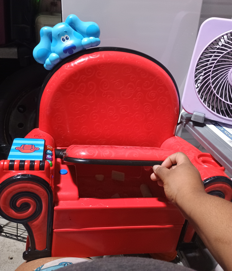 Blue's Clues & You!  Interactive Chair
