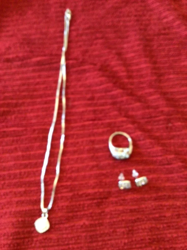 Rhinestone Watch and Bracelet Set image indicator(8)