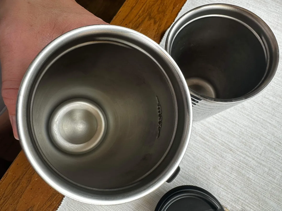 Two Travel Mugs image indicator(2)