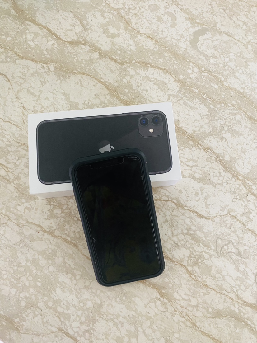 I phone 11 - photo 2