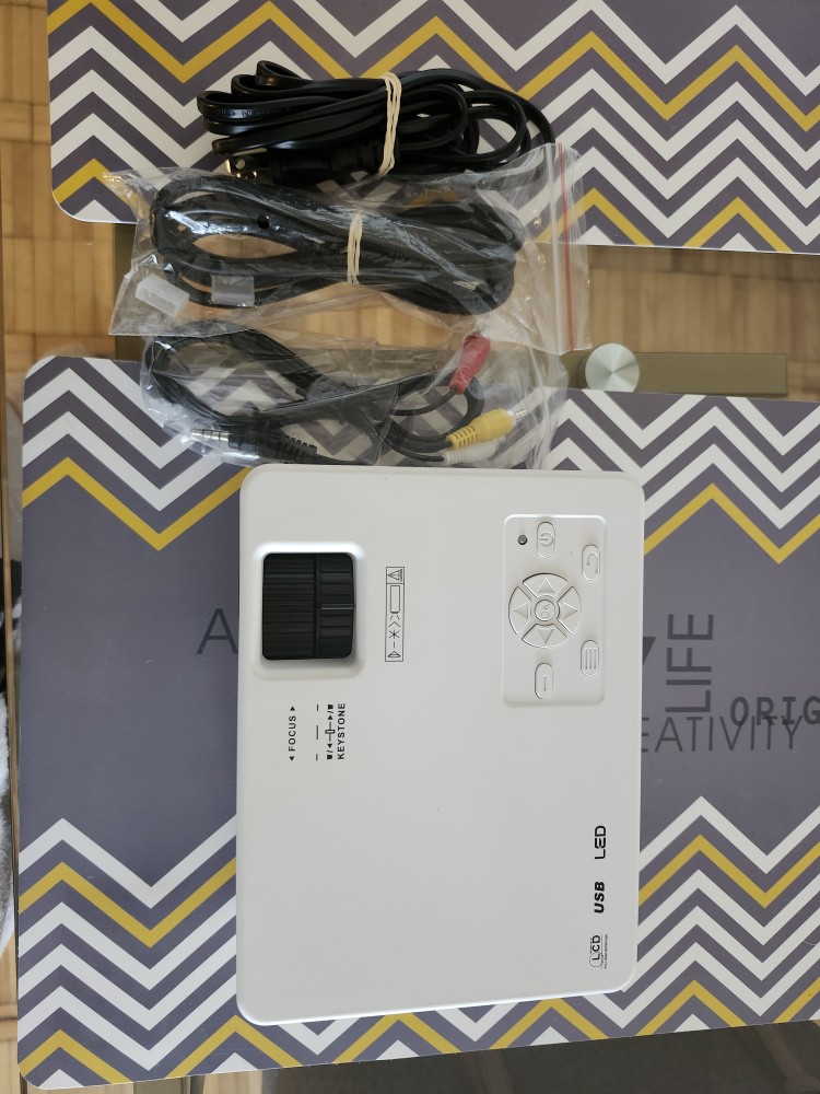 Mini projector with WIFI - photo 2