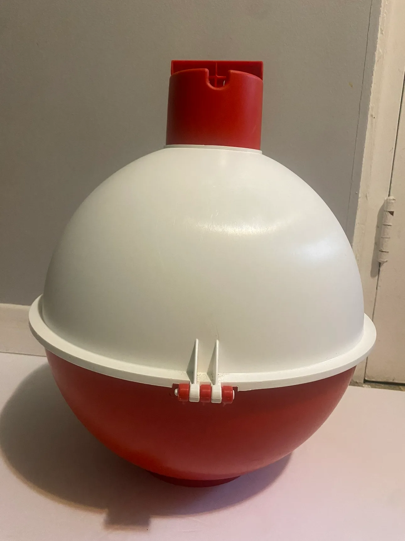 The Big Bobber Floating Cooler image indicator(2)