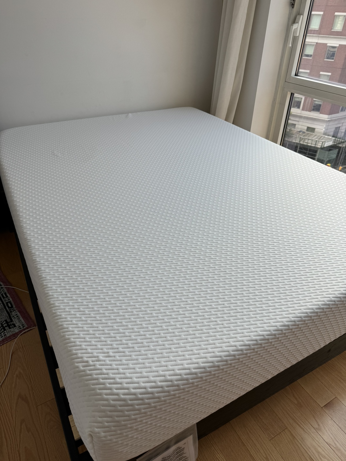 2023 Tuft & Needle Queen Size Mattress (elevator building)