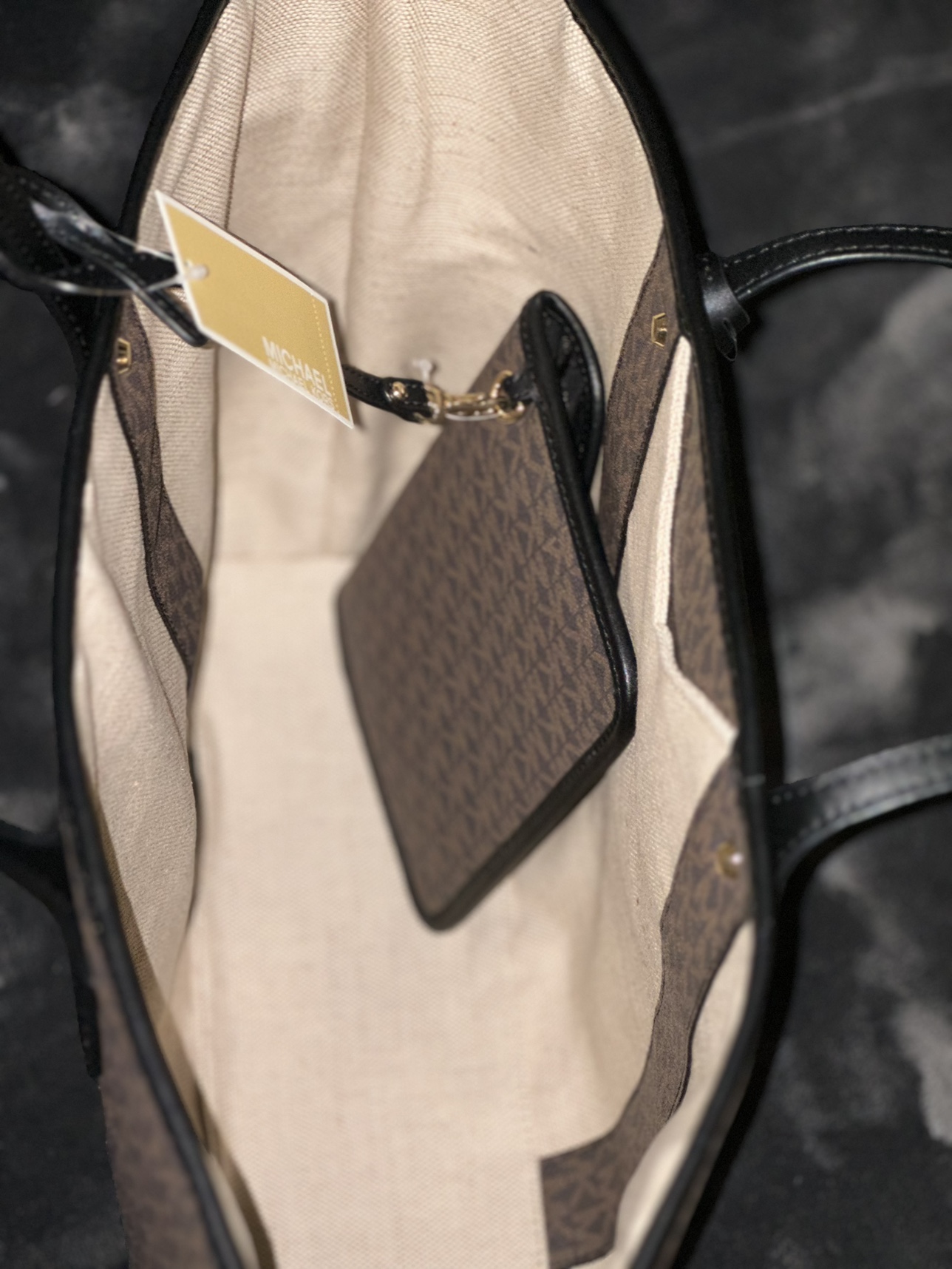 Michael Kors Signature Tote - photo 2
