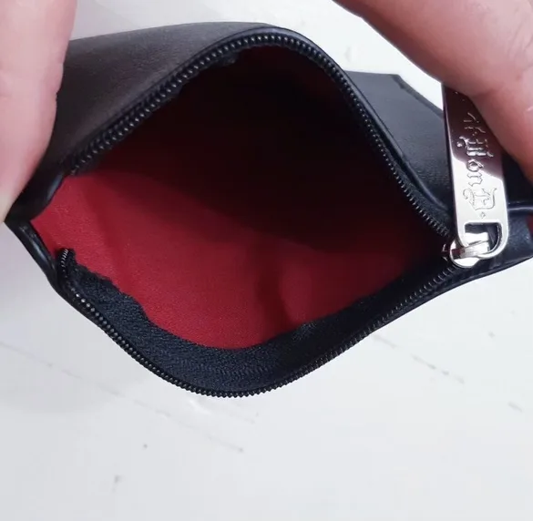 NEW Discontinued Kat Von D Pouch/Coin Purse image indicator(3)