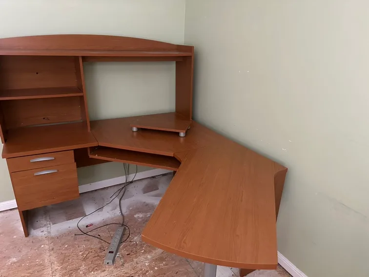 Corner Desk with Hutch image indicator(3)