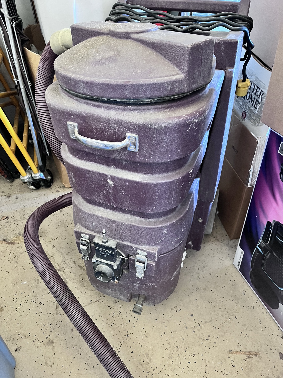 Industrial carpet cleaner - photo 2