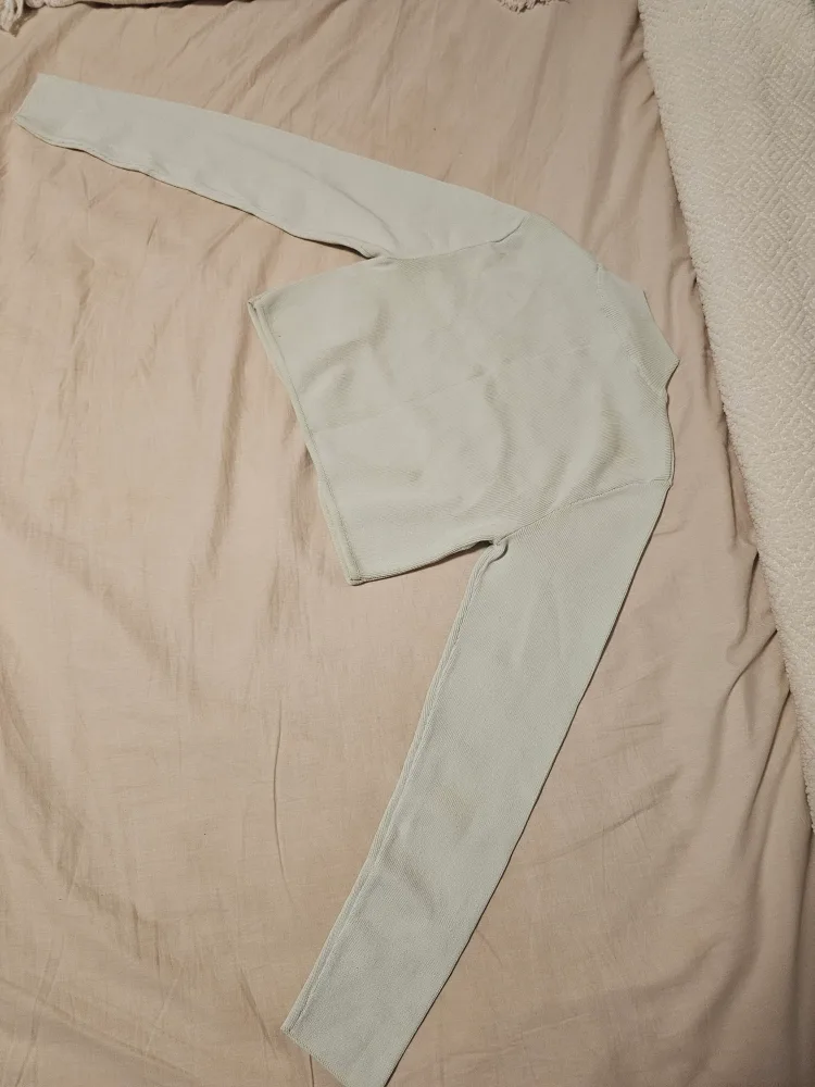 Zara Light Mint Mock Neck Crop Sweater image indicator(4)