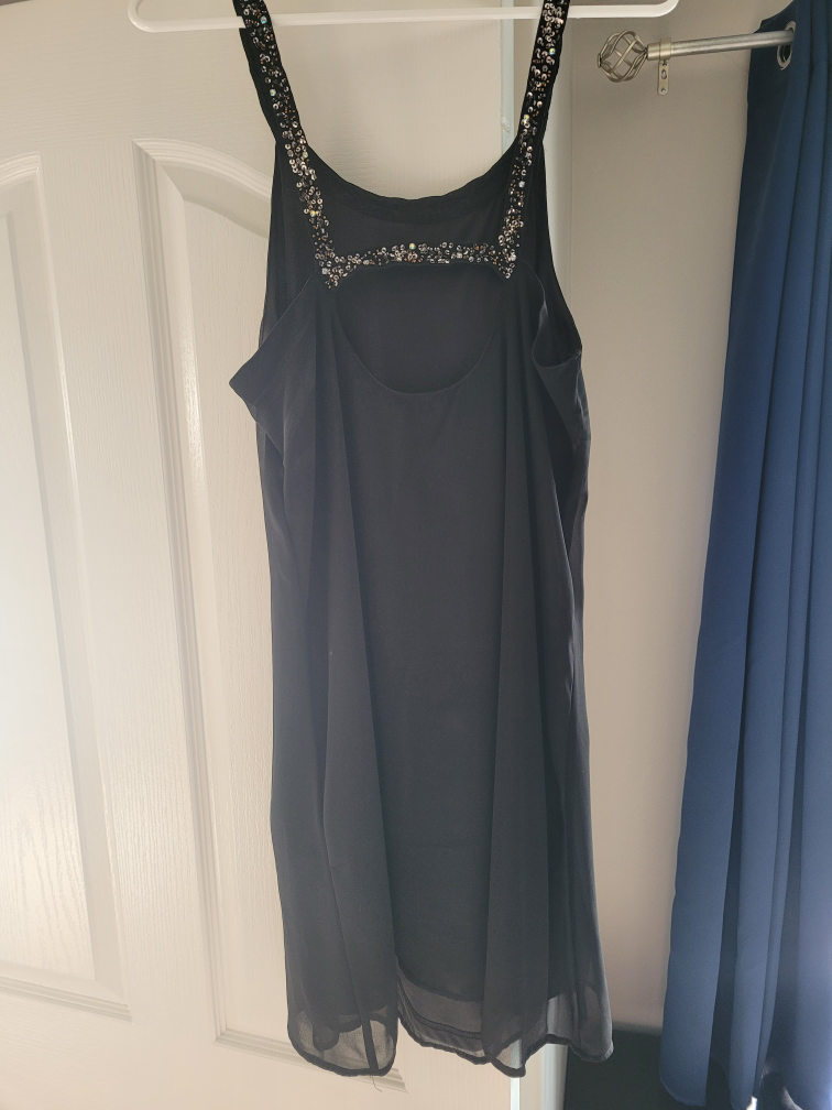 black dress - photo 2