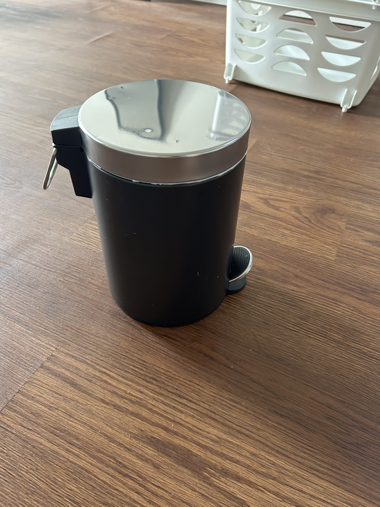 Black Step Trash Can - photo 2