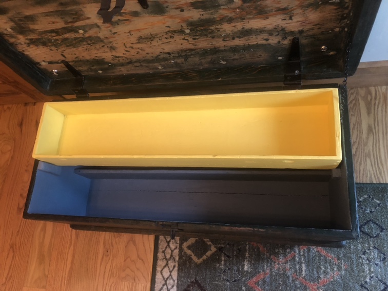 Vintage toolbox repurposed bench/ottoman - photo 4