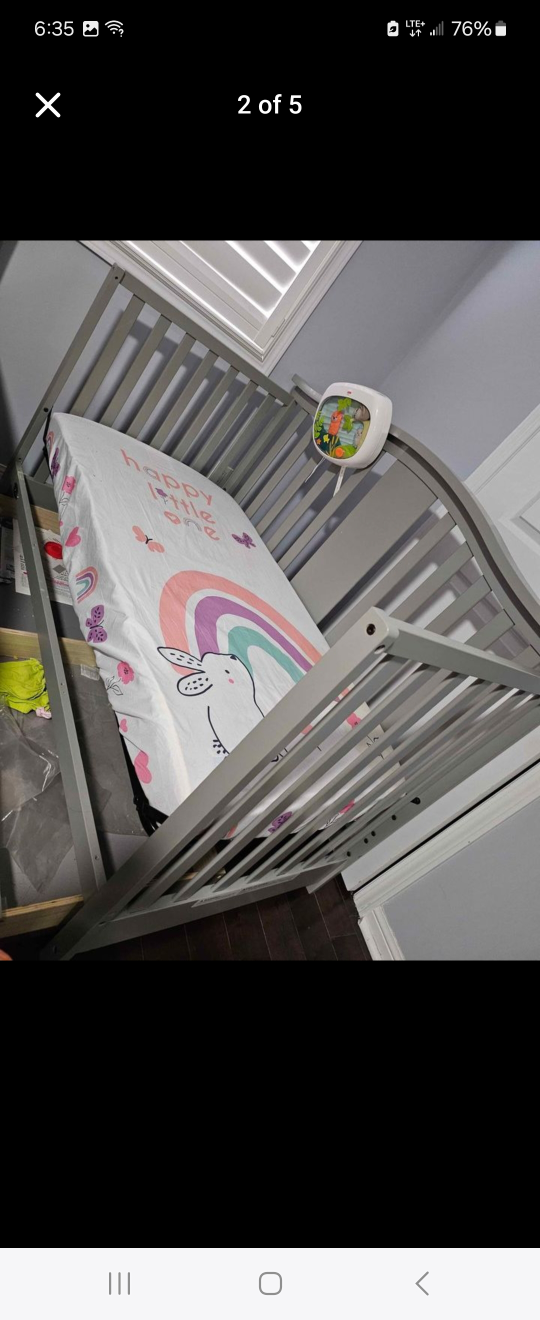 Baby Crib with mattress and sheet - photo 2