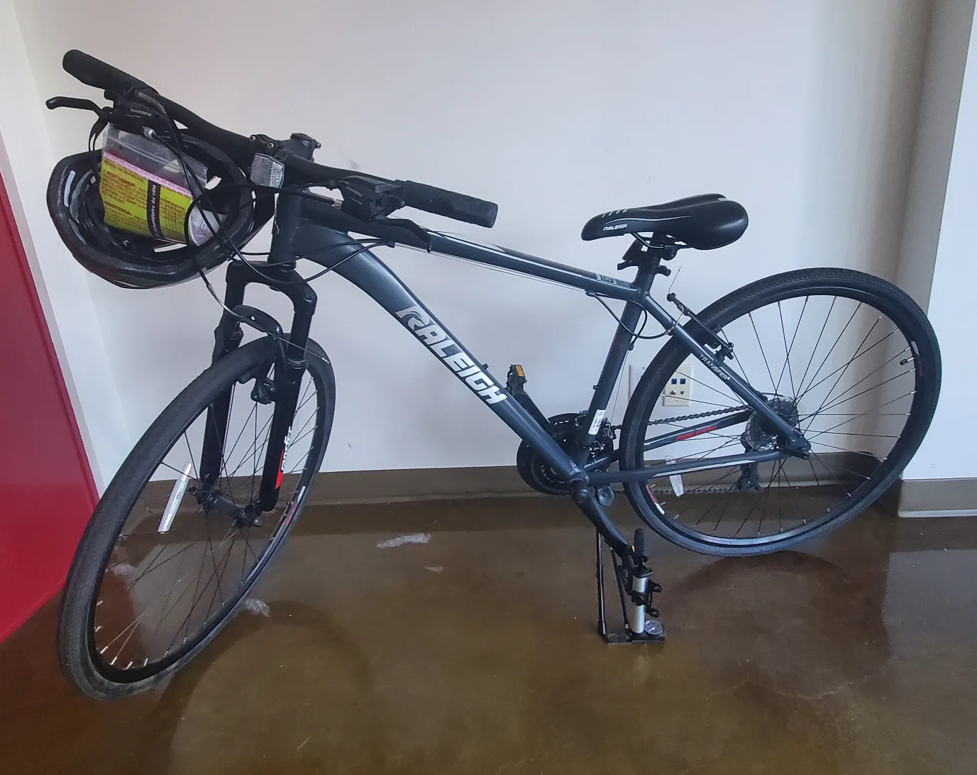 Raleigh  Hybrid Bike thumbnail