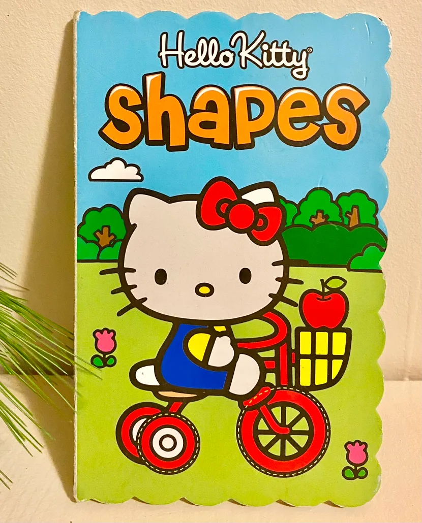 Hello Kitty Shapes Book children’s books hard bound per page thumbnail
